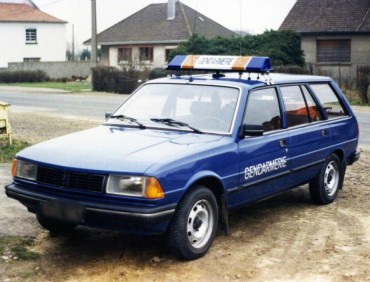 peugeot-305-break-gendarmerie