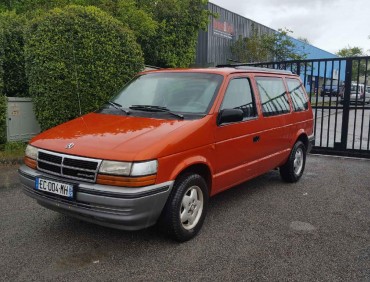 CHRYSLER Voyageur orange 3-4 face